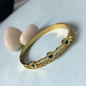 Heartline Bangle